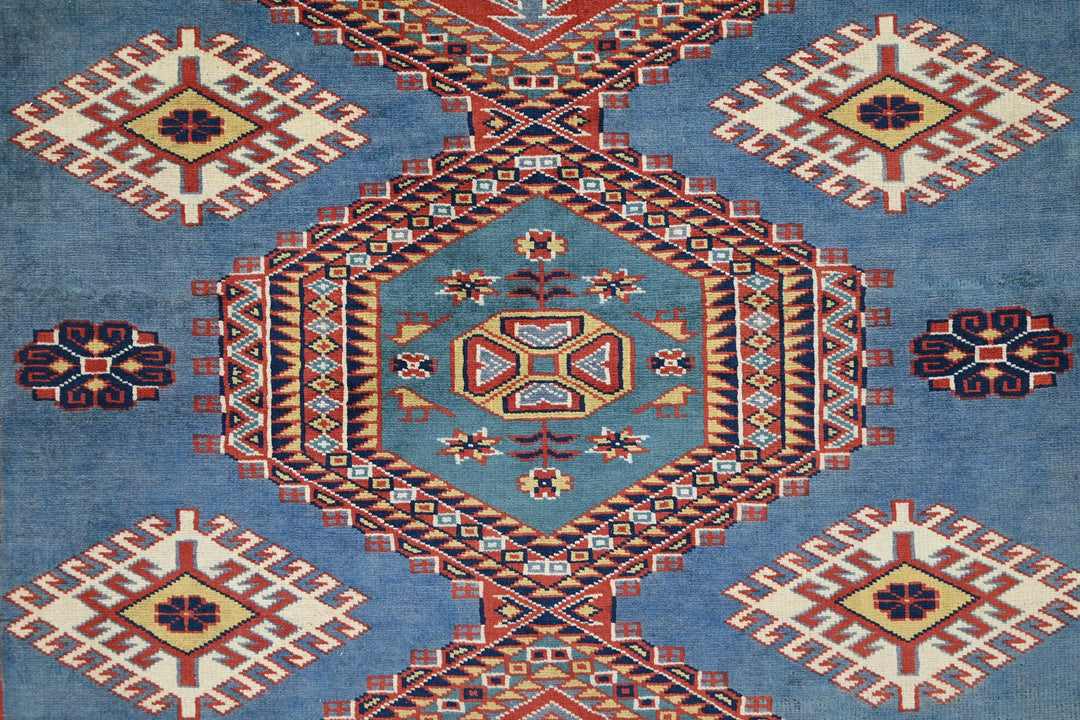blue Accent rug 4' 6" x 5' 10"