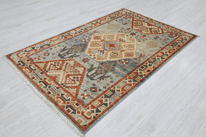 blue Accent rug 3' 9" x 5' 10"