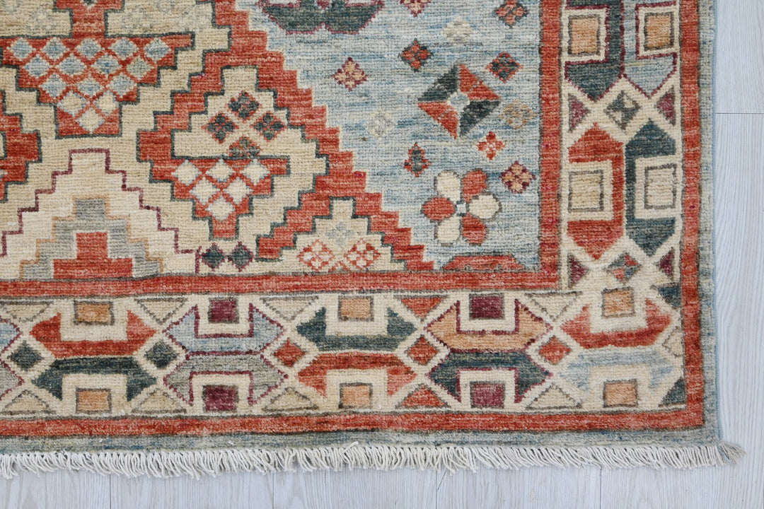blue Accent rug 3' 9" x 5' 10"