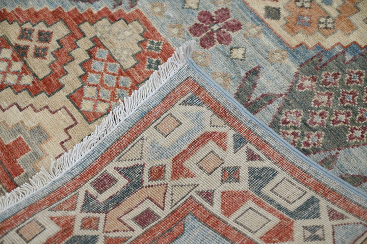 blue Accent rug 3' 9" x 5' 10"