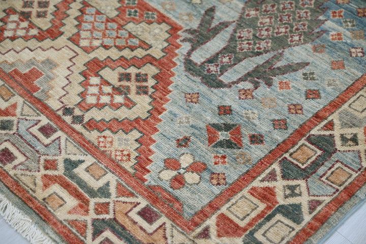 blue Accent rug 3' 9" x 5' 10"