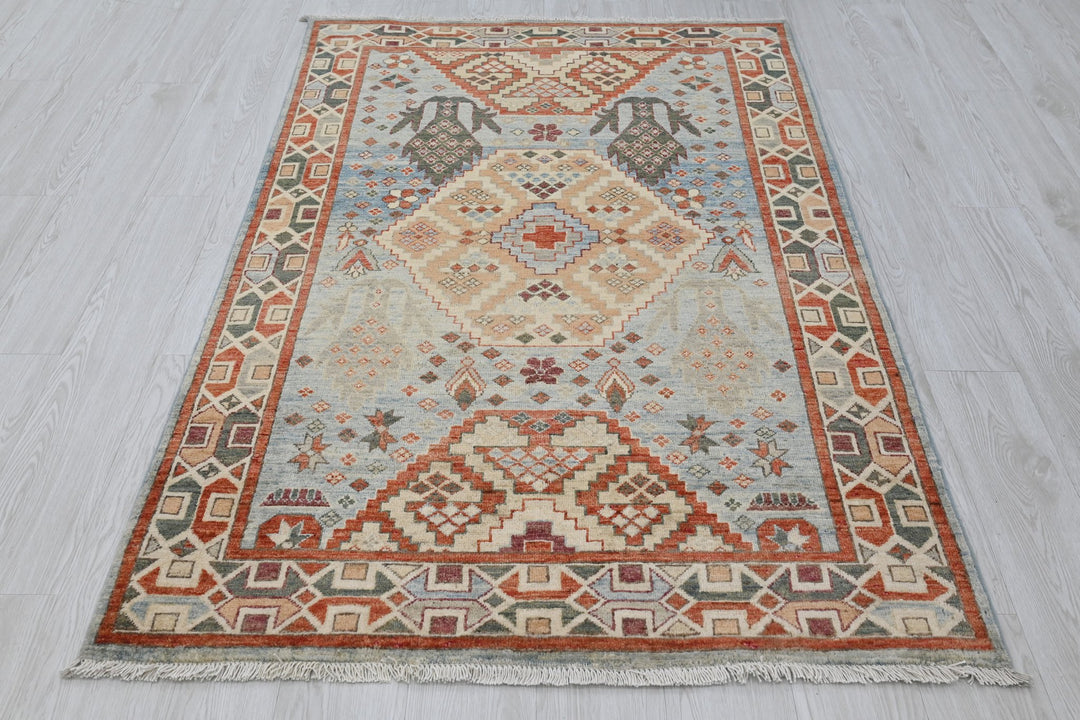 blue Accent rug 3' 9" x 5' 10"