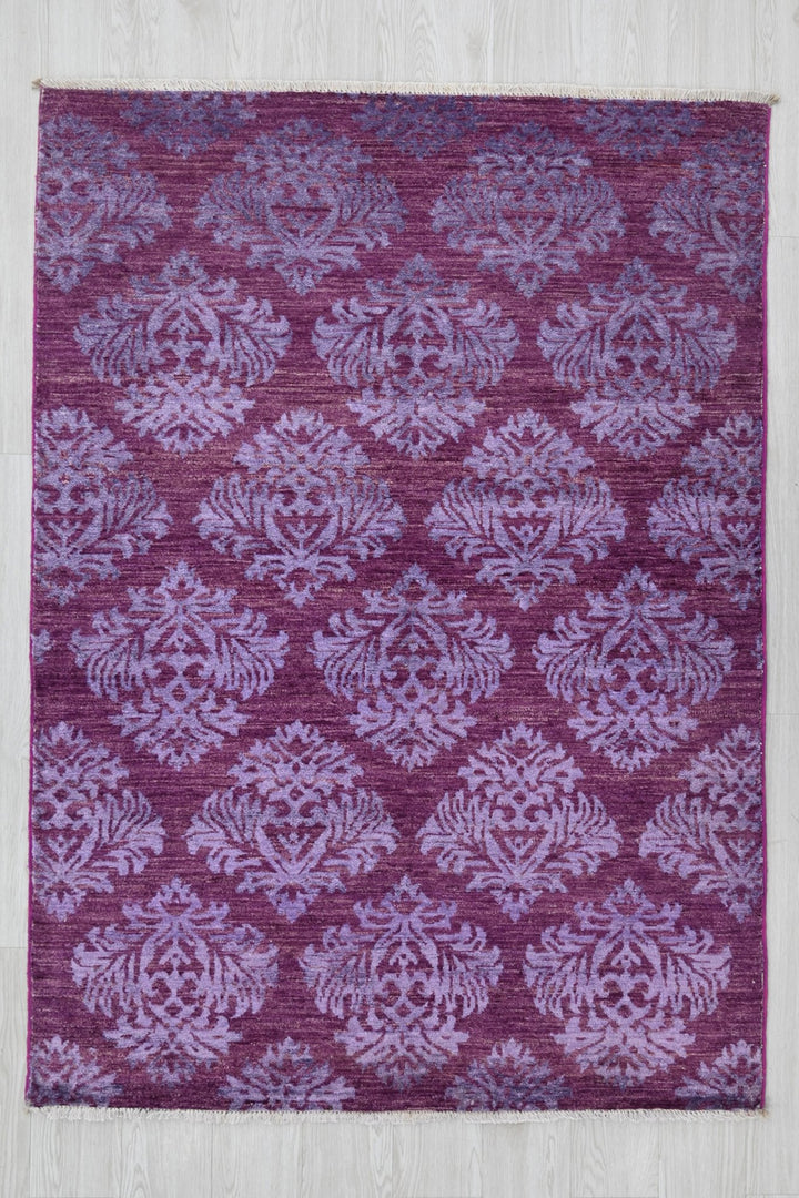 purple Accent rug 4' 1" x 6' 3"