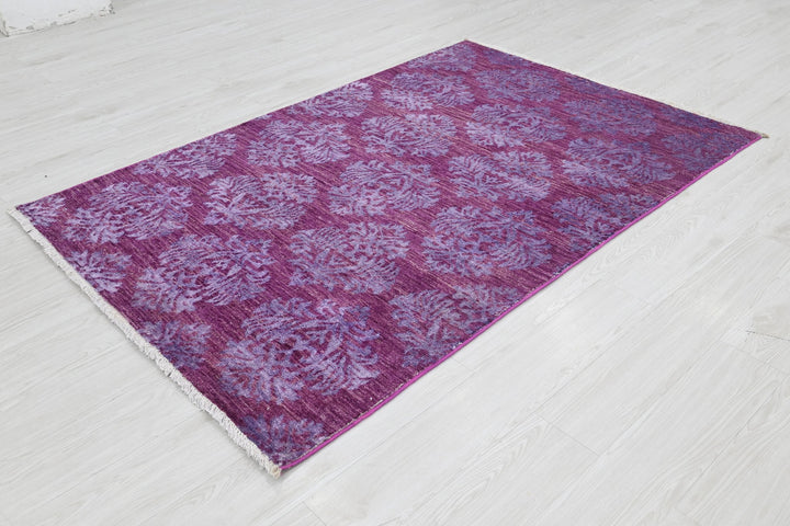 purple Accent rug 4' 1" x 6' 3"