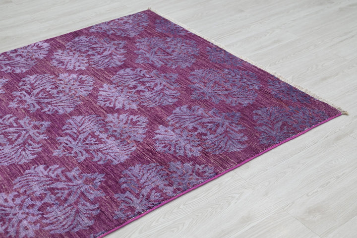 purple Accent rug 4' 1" x 6' 3"
