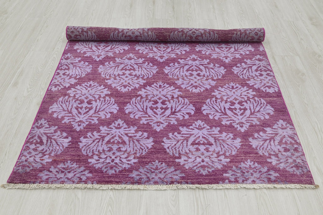 purple Accent rug 4' 1" x 6' 3"