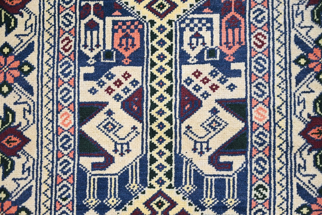 brown Accent rug 2' 4" x 4' 4"