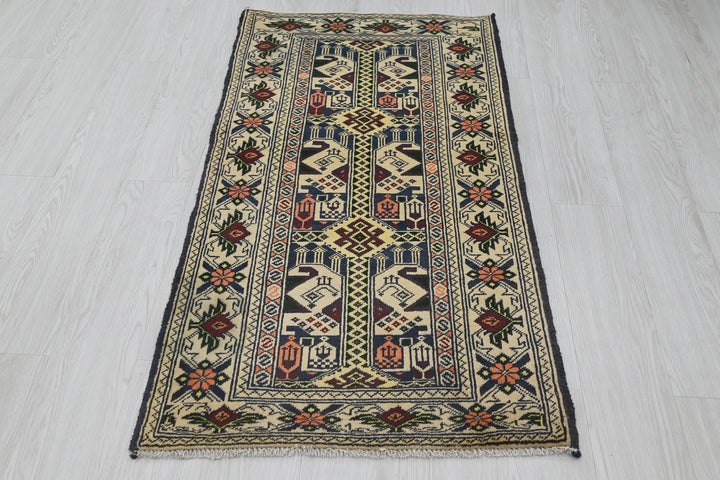 brown Accent rug 2' 4" x 4' 4"
