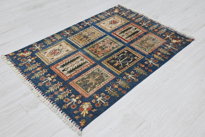 blue Accent rug 2' 9" x 3' 11"
