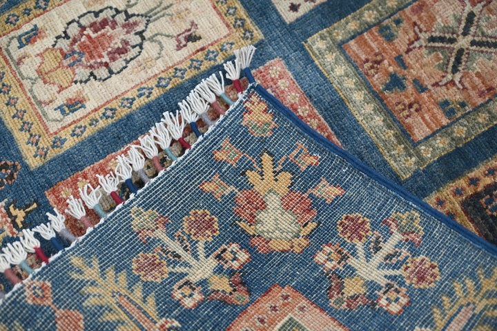 blue Accent rug 2' 9" x 3' 11"