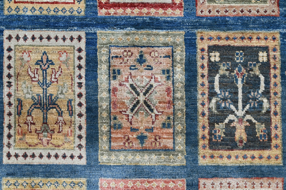 blue Accent rug 2' 9" x 3' 11"