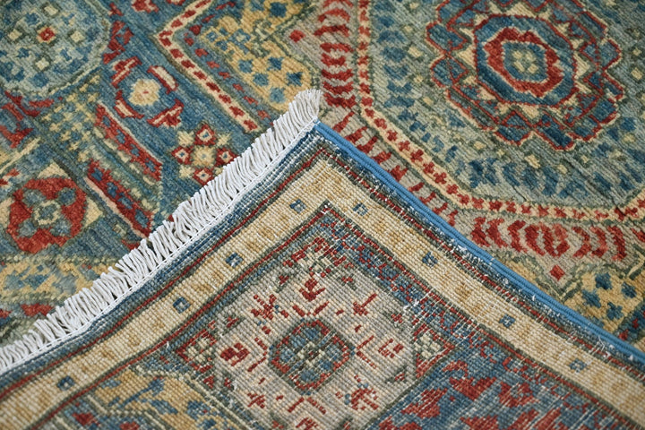 blue Accent rug 2' 9" x 3' 11"