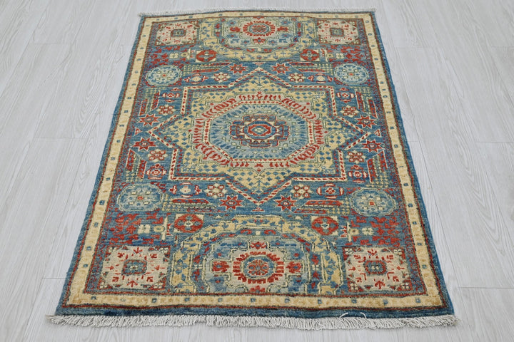 blue Accent rug 2' 9" x 3' 11"
