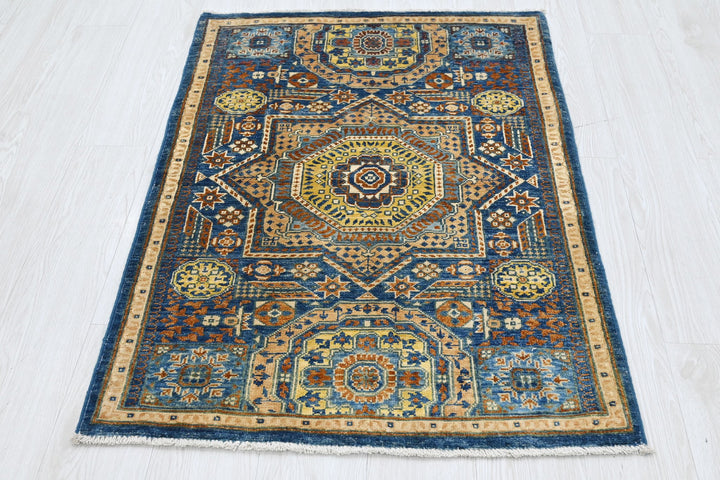 blue Accent rug 2' 8" x 3' 11"