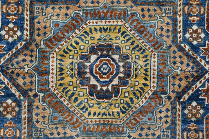 blue Accent rug 2' 8" x 3' 11"