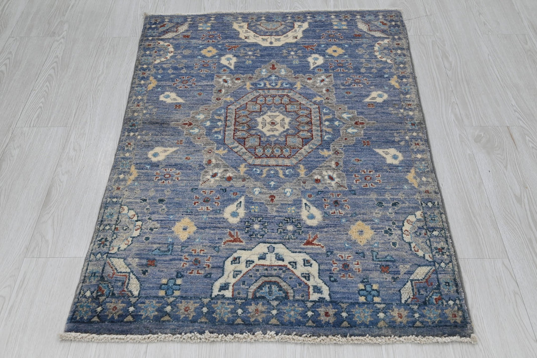 blue Accent rug 2' 8" x 4' 1"