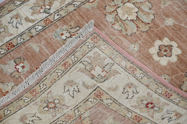 brown Accent rug 2' 9" x 4' 0"