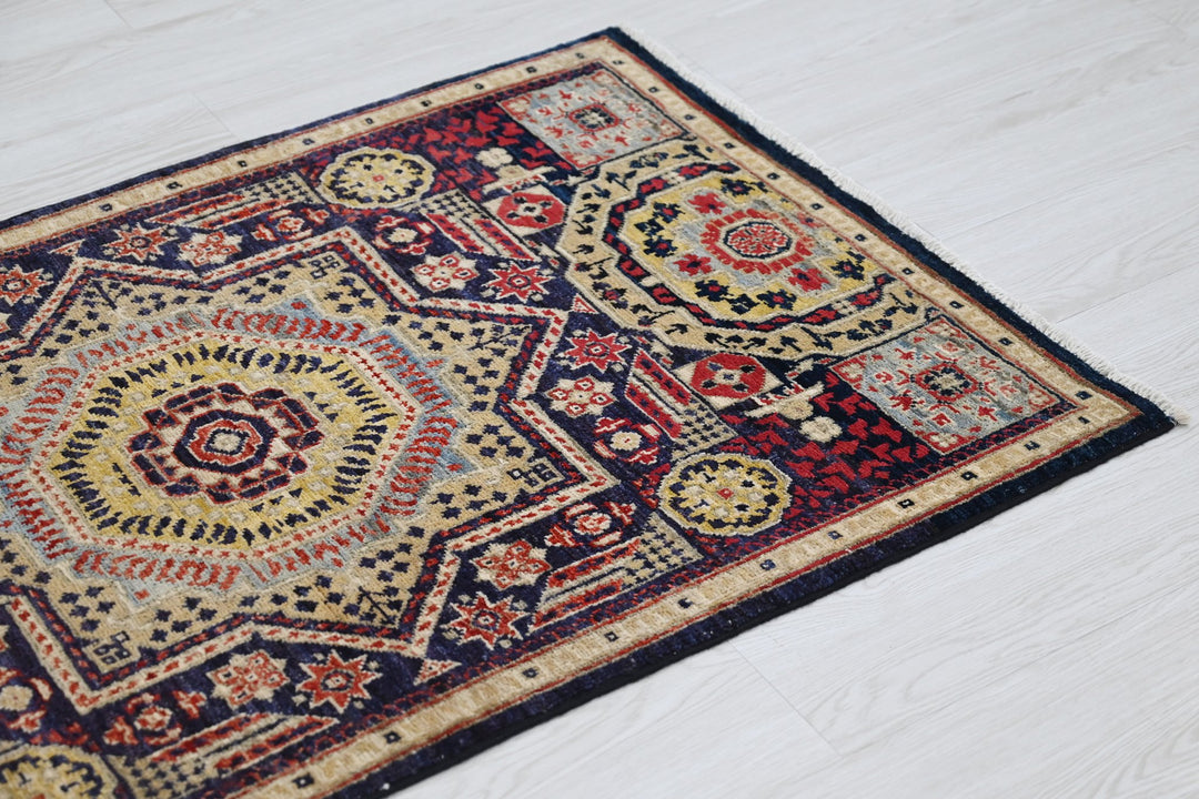 blue Accent rug 2' 8" x 4' 1"