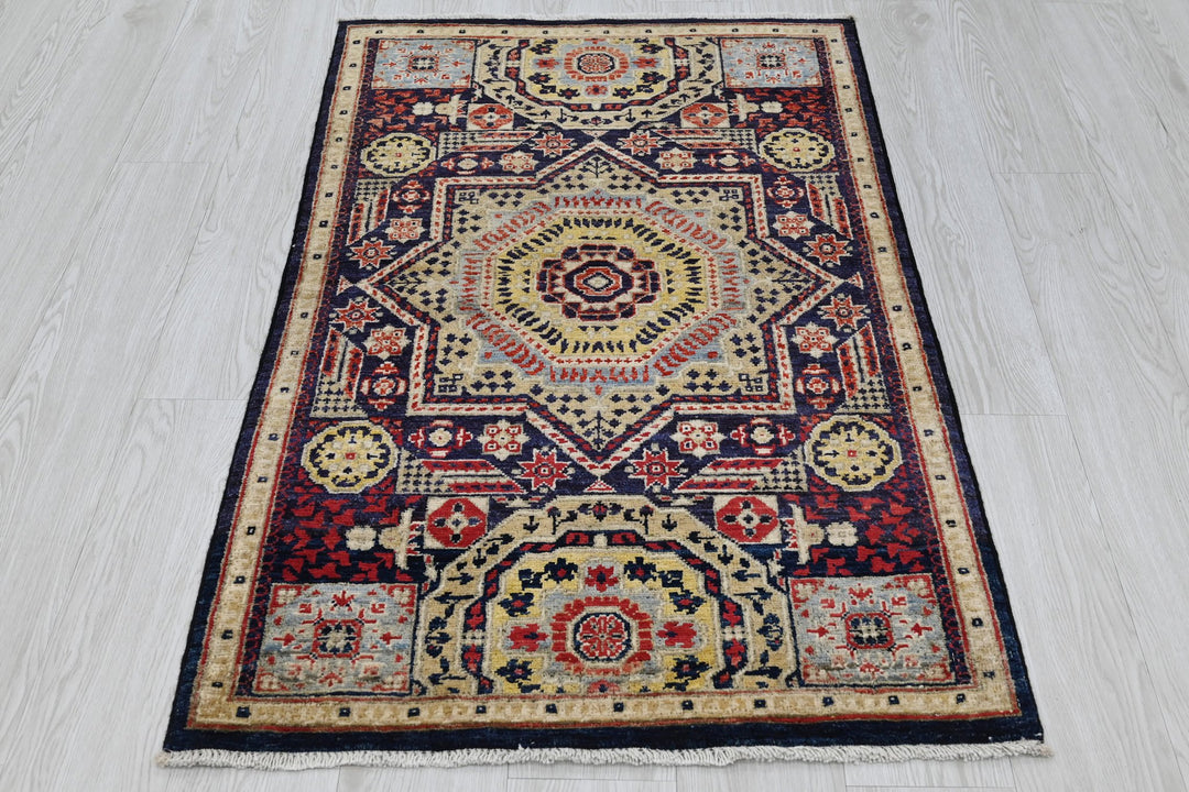 blue Accent rug 2' 8" x 4' 1"