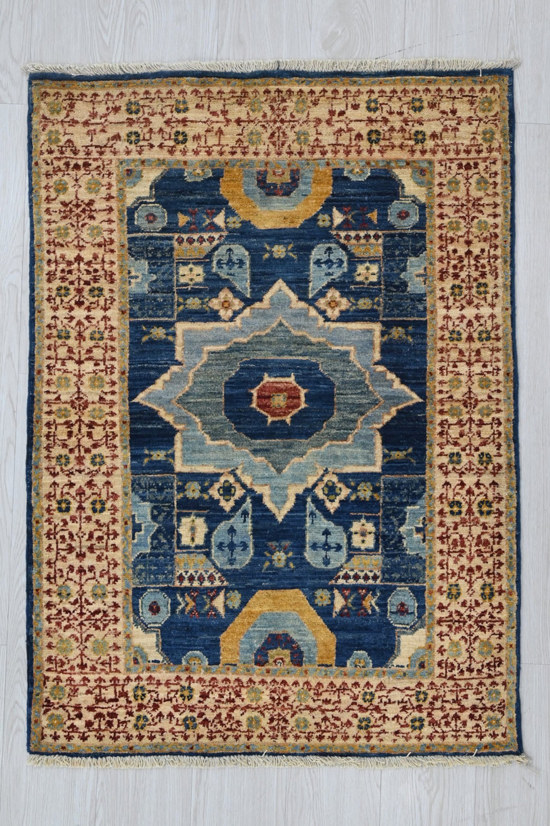 blue Accent rug 2' 7" x 3' 9"
