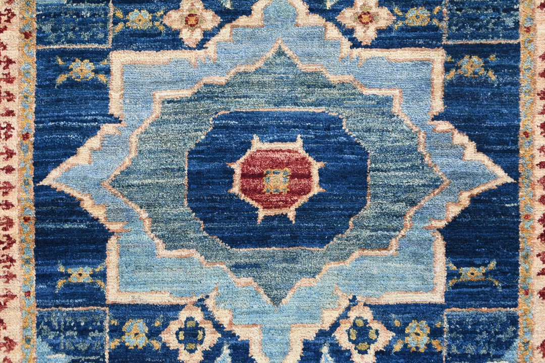 blue Accent rug 2' 7" x 3' 9"
