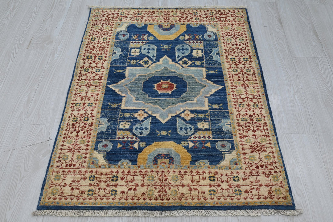 blue Accent rug 2' 7" x 3' 9"