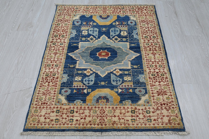 blue Accent rug 2' 7" x 3' 9"