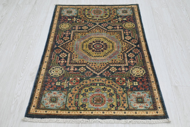 blue Accent rug 2' 6" x 3' 11"