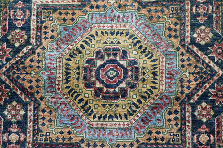 blue Accent rug 2' 6" x 3' 11"