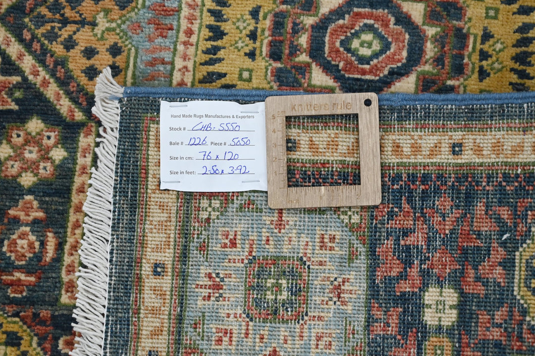 blue Accent rug 2' 6" x 3' 11"
