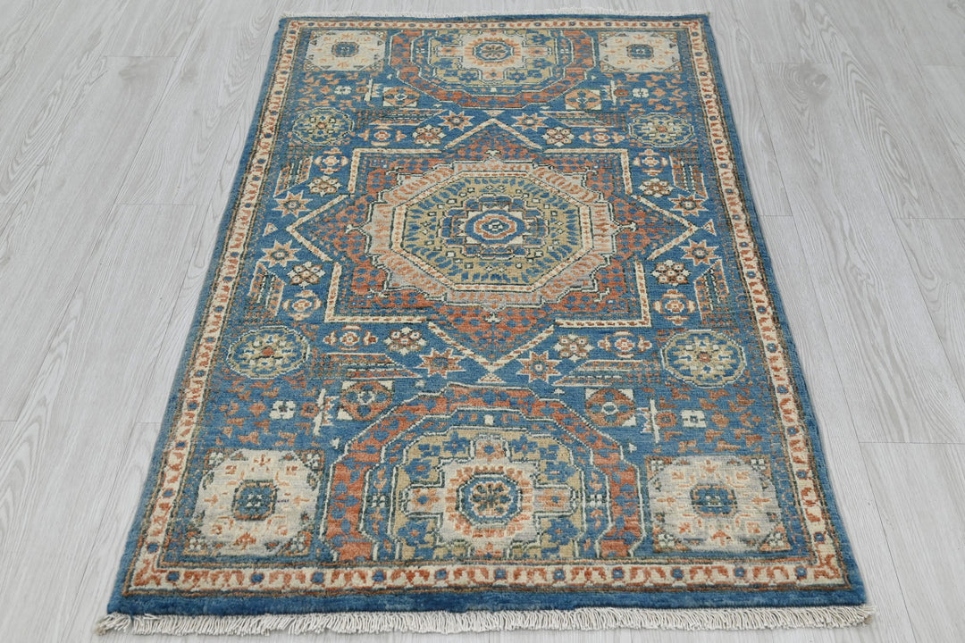 blue Accent rug 2' 9" x 4' 4"