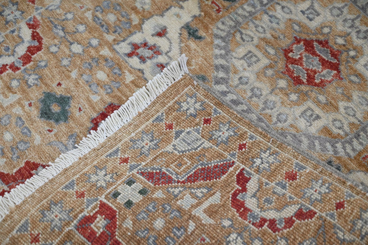 brown Accent rug 2' 7" x 3' 8"