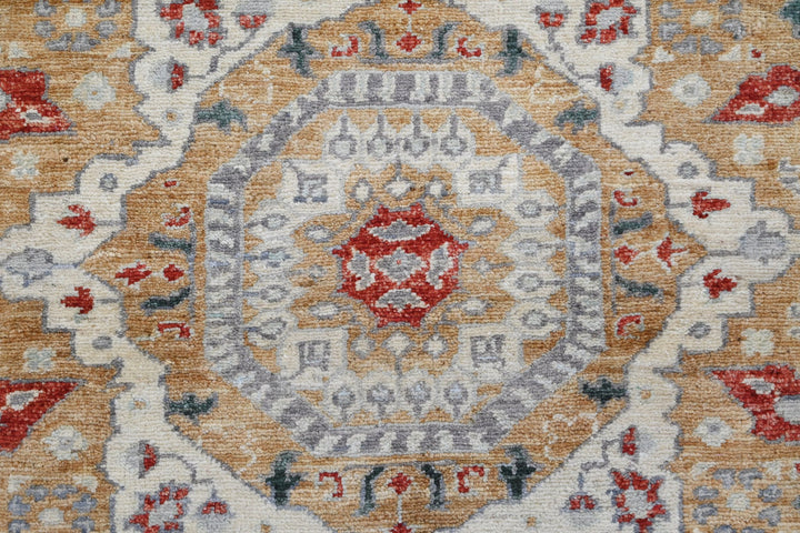 brown Accent rug 2' 7" x 3' 8"