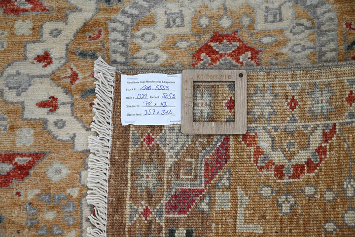 brown Accent rug 2' 7" x 3' 8"