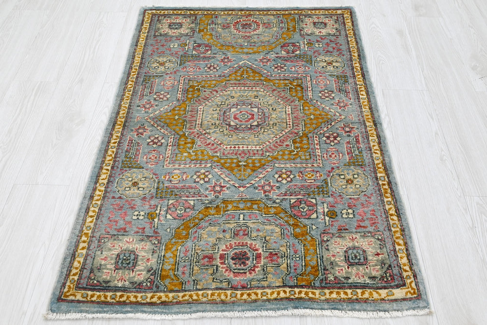 blue Accent rug 2' 9" x 4' 4"