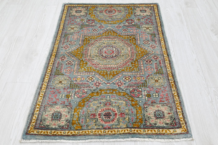 blue Accent rug 2' 9" x 4' 4"