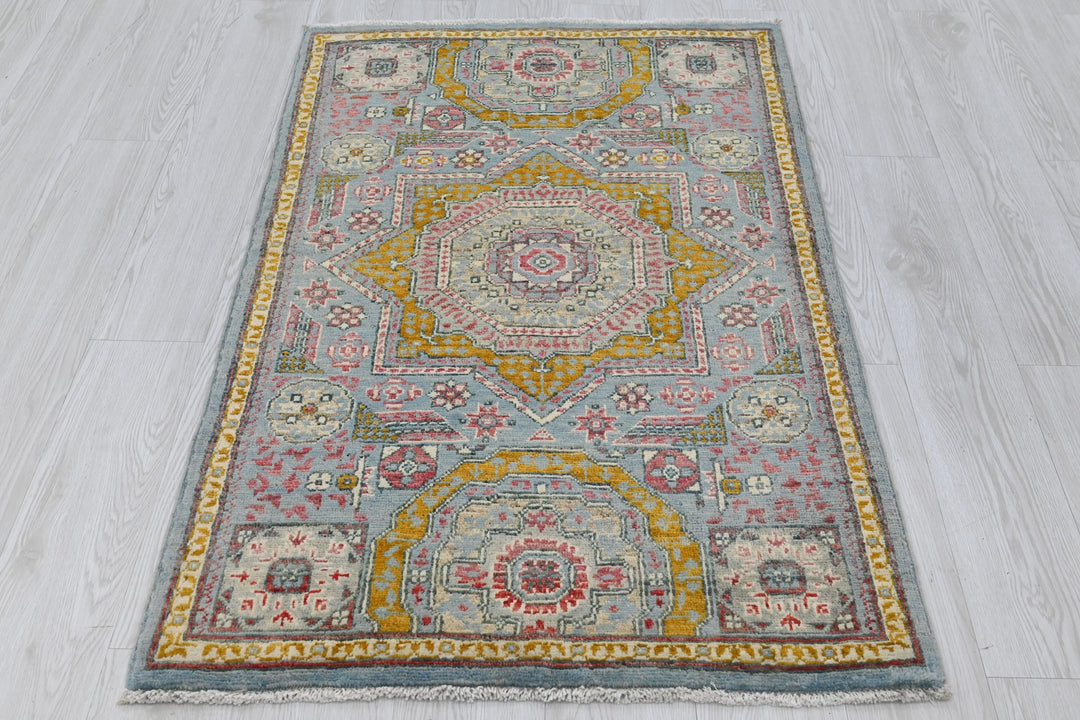 blue Accent rug 2' 9" x 4' 4"