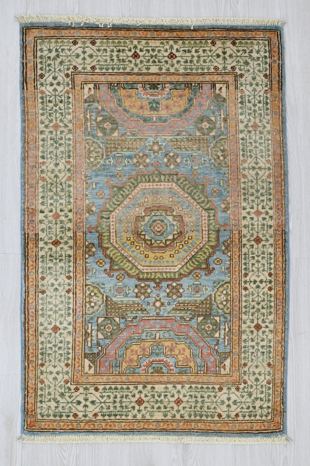 blue Accent rug 2' 7" x 4' 5"