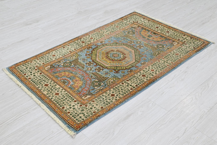 blue Accent rug 2' 7" x 4' 5"