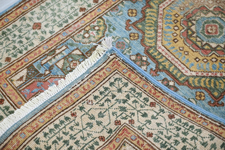 blue Accent rug 2' 7" x 4' 5"
