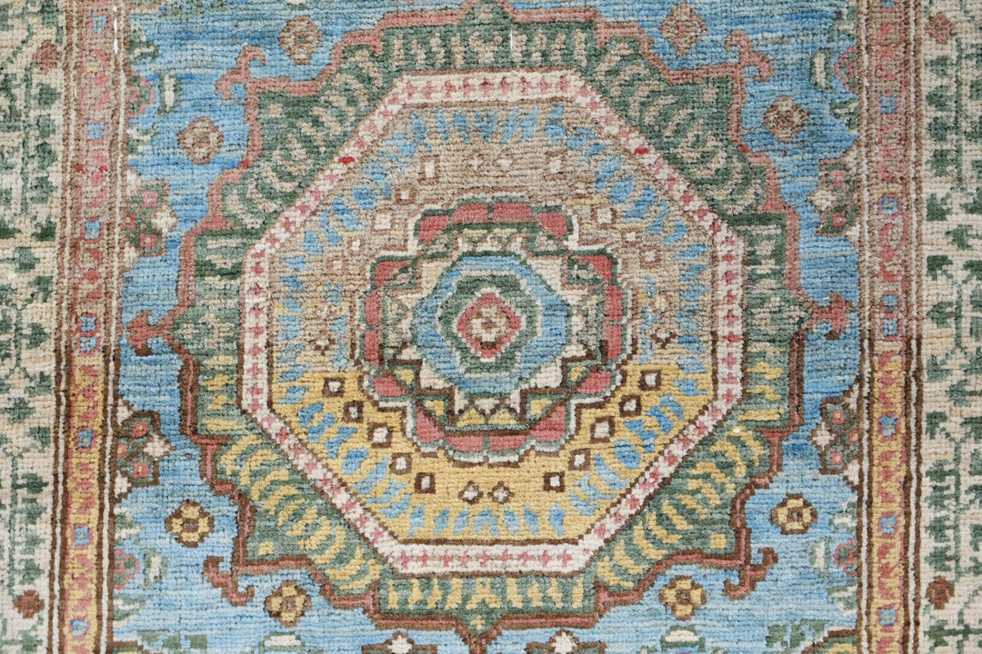 blue Accent rug 2' 7" x 4' 5"