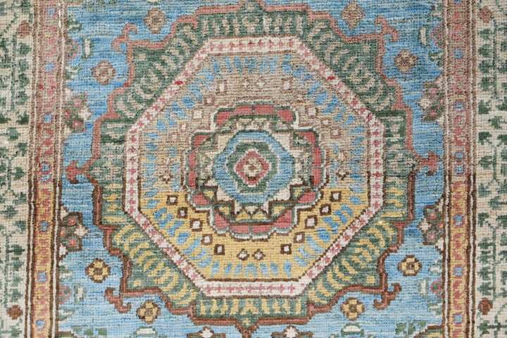 blue Accent rug 2' 7" x 4' 5"