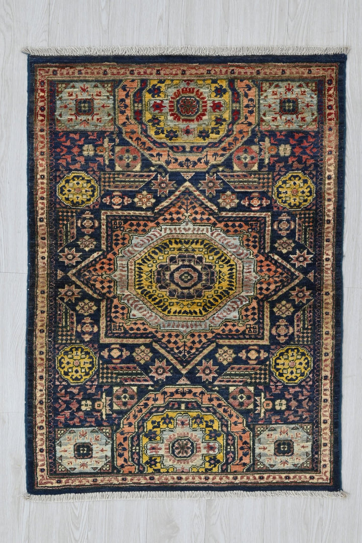 blue Accent rug 2' 8" x 3' 10"