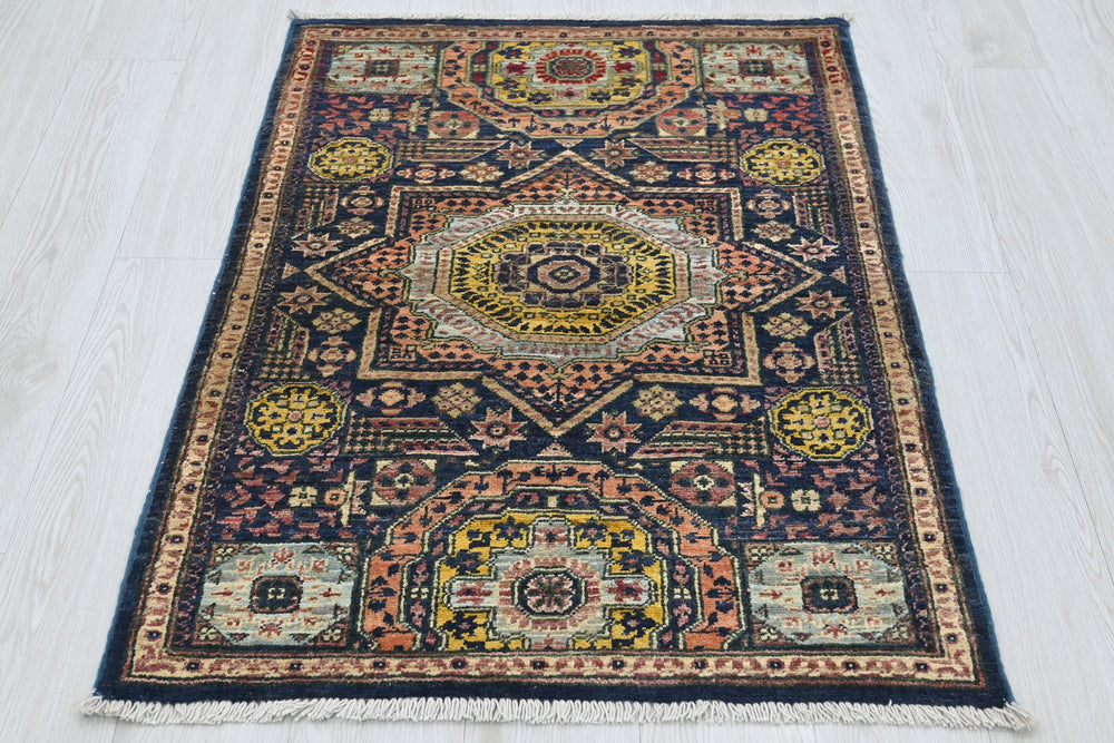 blue Accent rug 2' 8" x 3' 10"