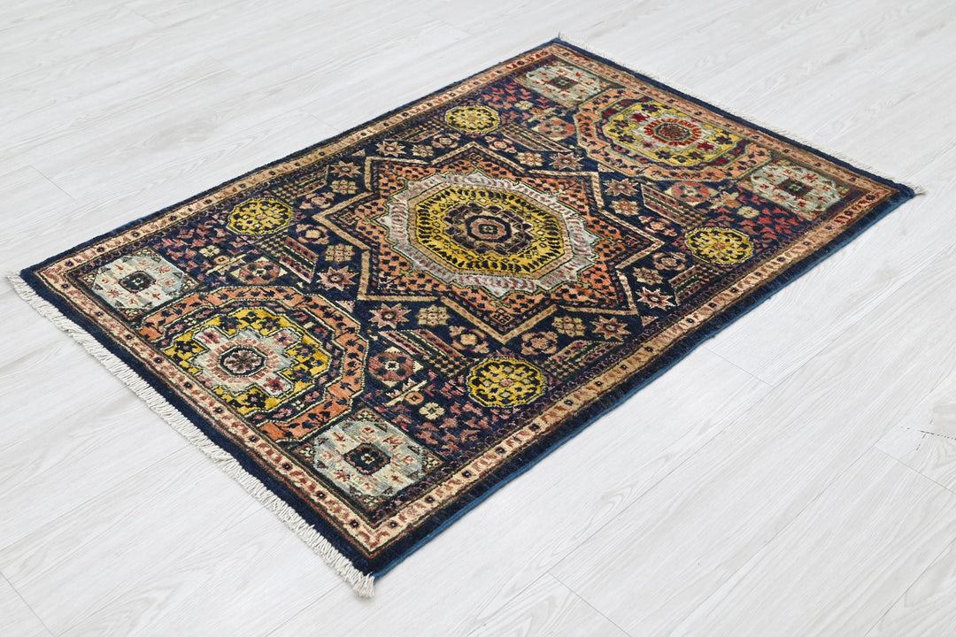 blue Accent rug 2' 8" x 3' 10"