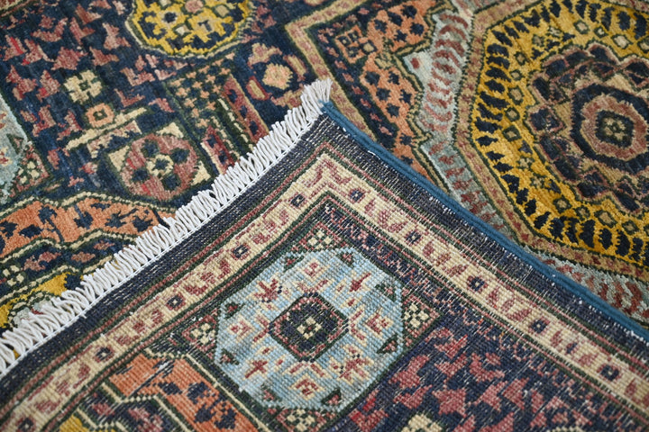 blue Accent rug 2' 8" x 3' 10"