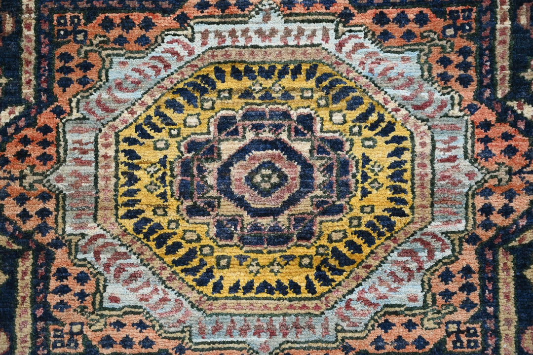 blue Accent rug 2' 8" x 3' 10"