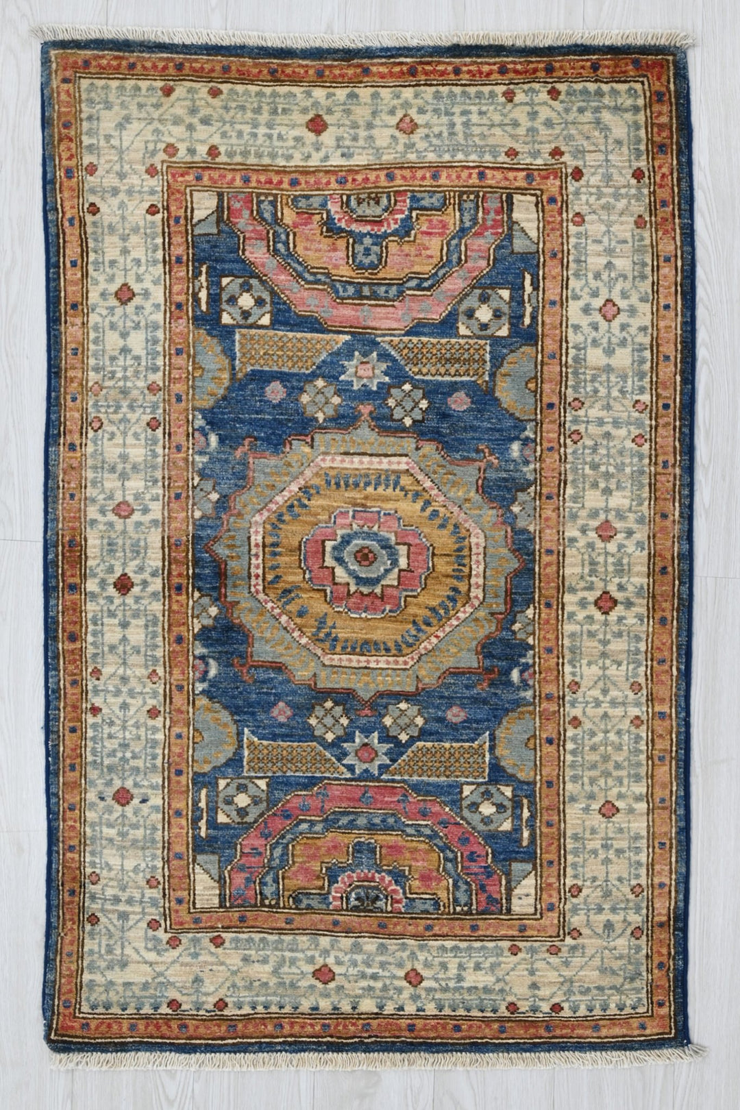 blue Accent rug 2' 9" x 4' 4"