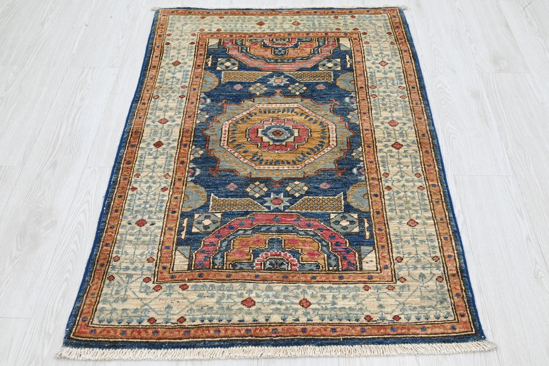blue Accent rug 2' 9" x 4' 4"