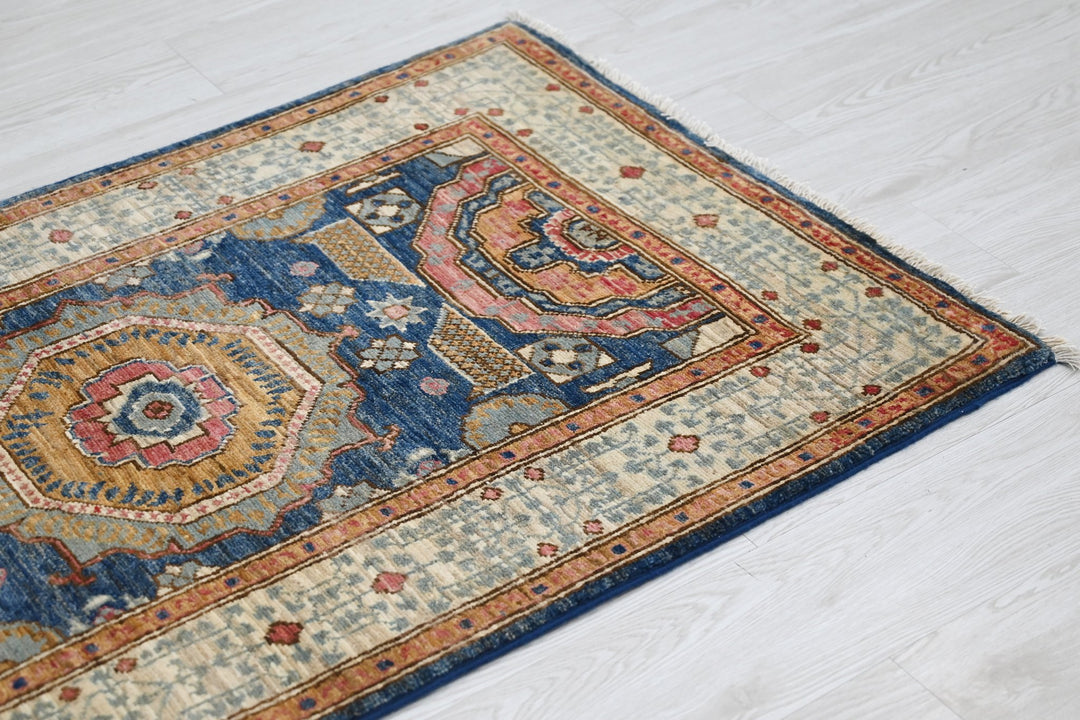 blue Accent rug 2' 9" x 4' 4"